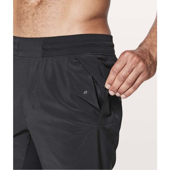 Lululemon Men's Chill Motion Shorts 9.5" Activewear Athletic Gym‎ Black Size XL - Picture 3 of 15